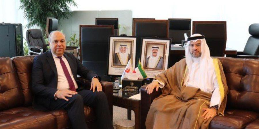 رئيس الطيران المدني الكويتي ووزير الطيران المصري يبحثان سبل تعزيز التعاون الثنائي في مجال الطيران - بلس 48