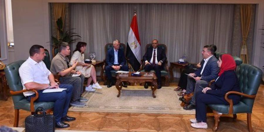 مصر.. وزير العمل يستقبل وفدًا من الشركة الروسية العاملة في مشروع الضبعة النووية - بلس 48