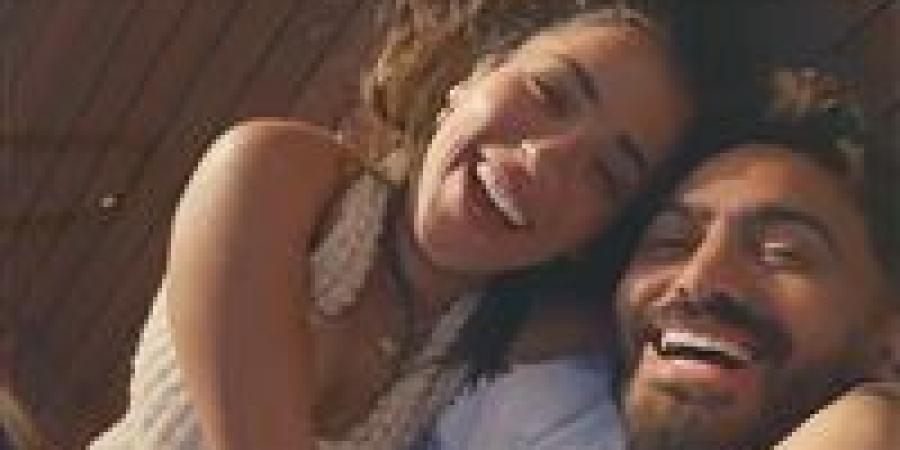 آية سليم عن مشاركتها تامر حسني كليب "حبك لو غلطة": حلم الطفولة اتحقق - بلس 48