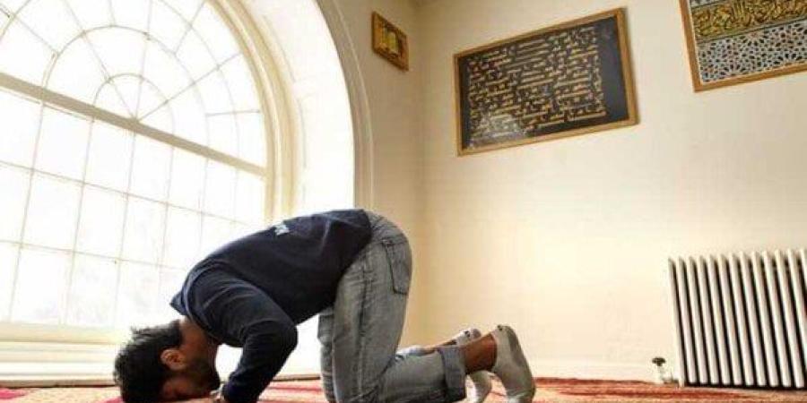 لا تفعلها.. 4 أخطاء تبطل صلاتك «فيديو» - بلس 48