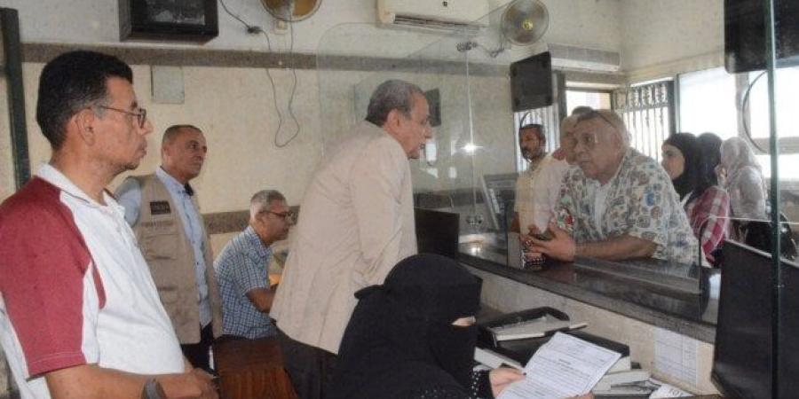 محافظ الغربية يستقبل المواطنين بنفسه على شباك المركز التكنولوجي: «طلباتكم محل اهتمامي الشخصي» - بلس 48
