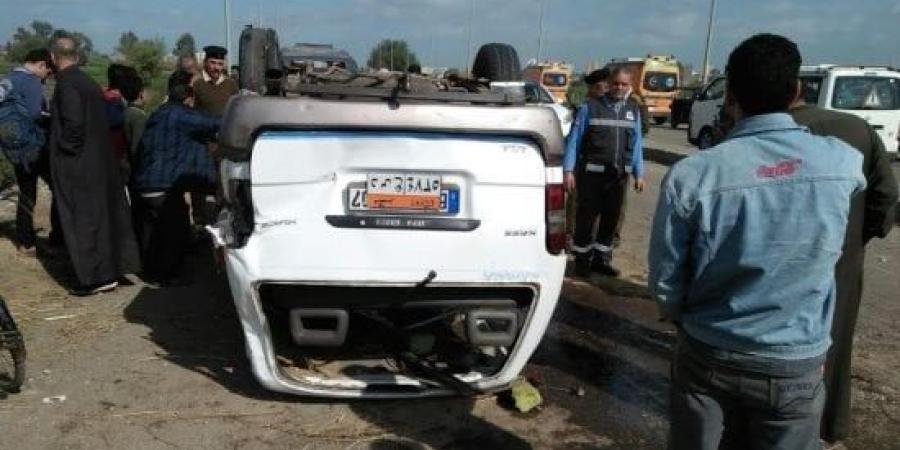 إصابة 6 أشخاص في حادث انقلاب ميكروباص على طريق القاهرة الإسكندرية الزراعي - بلس 48