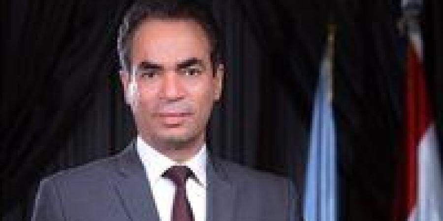 «هذا الرجل أبي».. أحمد المسلماني يعيد للأب مكانته عبر شاشة التليفزيون المصري في مواجهة موجة انهيار القيم - بلس 48