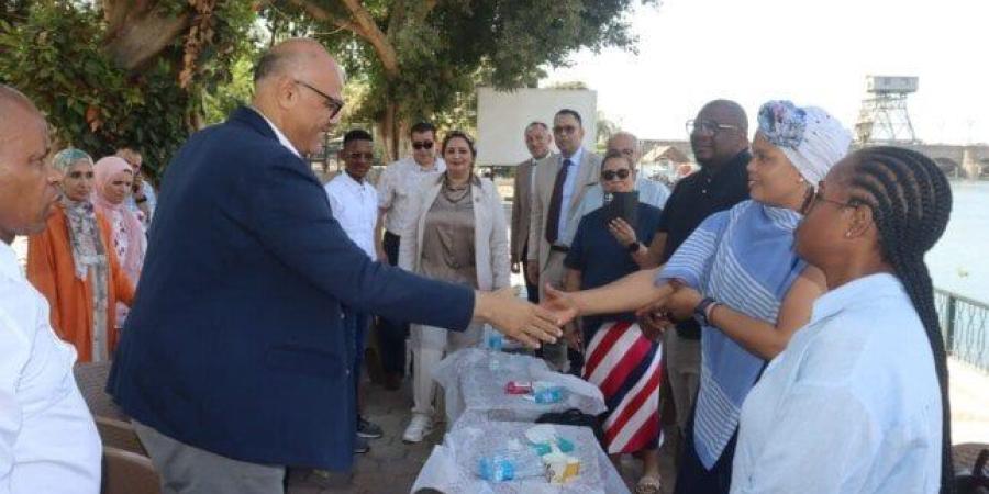 محافظ القليوبية يستقبل وفد نقابات جنوب أفريقيا لتعزيز السياحة بالقناطر الخيرية - بلس 48