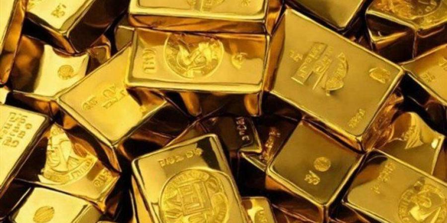 الذهب يتجه لتسجيل خسائر أسبوعية رغم استقراره.. والبلاتين يسجل قفزة تاريخية.. ماذا يحدث في الأسواق العالمية؟ - بلس 48