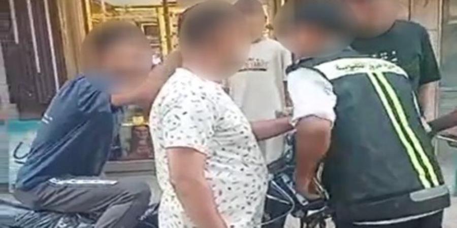 كشف ملابسات قيام قائد دراجة نارية بدون لوحات معدنية بالسير عكس الاتجاه بالقليوبية - بلس 48
