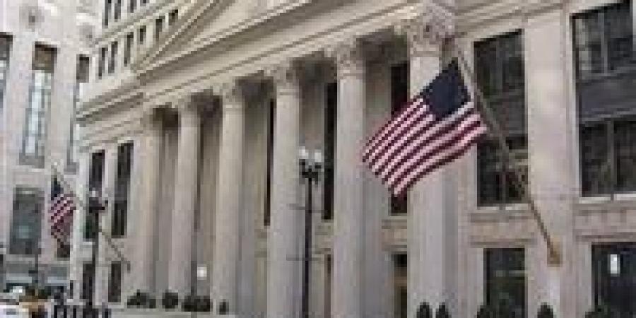 بعد تثبيت الفيدرالي الأميركي الفائدة مجددًا وسط ضغوط التضخم والمخاوف الجيوسياسية.. الأسواق تترقب والمسار لا يزال غامضًا - بلس 48
