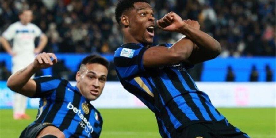 آس: برشلونة تواصل مع المقربين من دومفريس لبحث ضمه وإنتر يرد - بلس 48