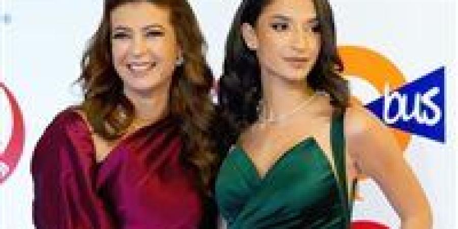 منال سلامة لـ تحيا مصر: بنتي مش بتشتغل بالواسطة.. واللي عايز يقول حاجة يتفلق - بلس 48