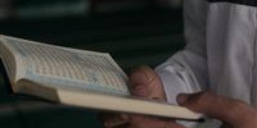 ما حكم الصلاة بالقراءات الشاذة؟.. المفتي يجيب - بلس 48