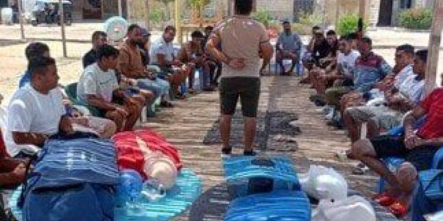 إنقاذ طفلة من الغرق على شاطئ بفايد ضمن جهود مبادرة "إسماعيلية بلا غرق" - بلس 48