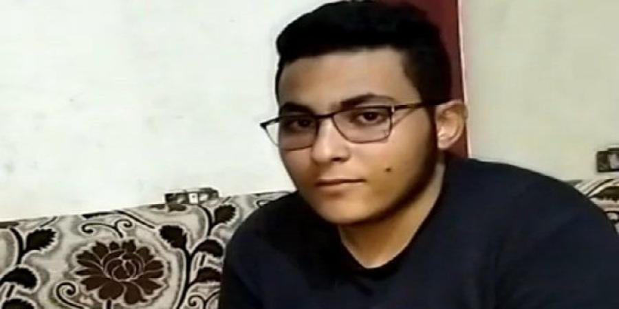 صدمة طالب ثانوية عامة بالفيوم بعد تراجع نتيجته من 94% إلى 61% - بلس 48