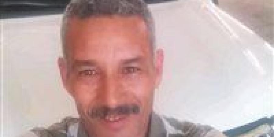 عامل يعيد 3 هواتف مفقودة تركت داخل نادي الشجرة بالإسماعيلية ورفض المكافئة - بلس 48