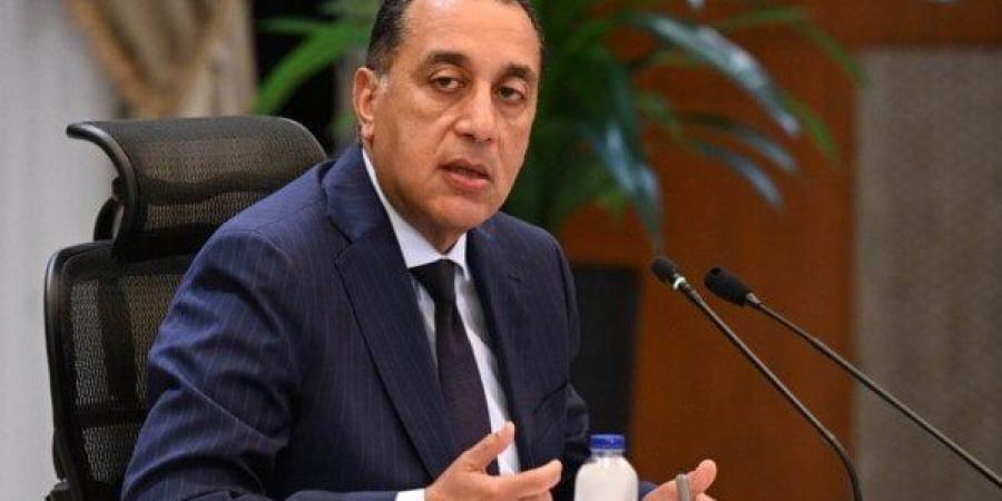 رئيس الوزراء يتفقد عددا من المشروعات بالساحل الشمالي - بلس 48