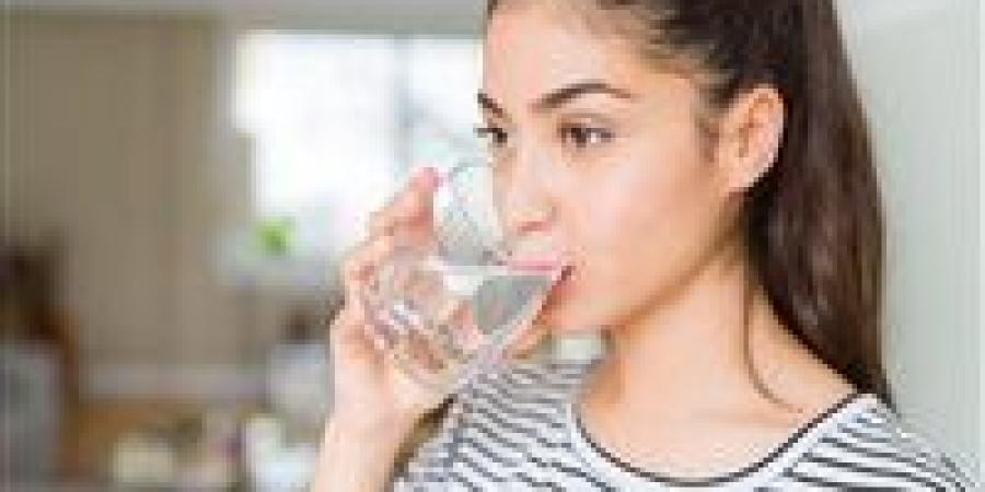 علامات تؤكد نقص شرب الماء.. ونصائح ذهبية للوقاية من الجفاف - بلس 48