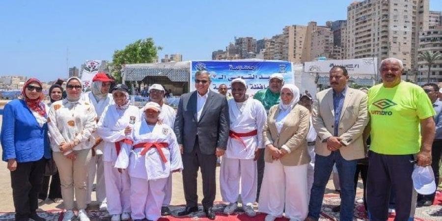 احتفالاً بالعيد القومي.. محافظ الإسكندرية يفتتح عدد من الميادين و يحتفي بأبطال التحدي - بلس 48