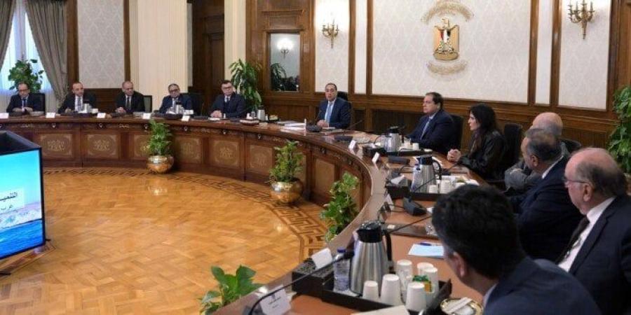 مدبولي: متابعة دورية من الرئيس السيسي لمشروعات تنمية الساحل الشمالي الغربي - بلس 48