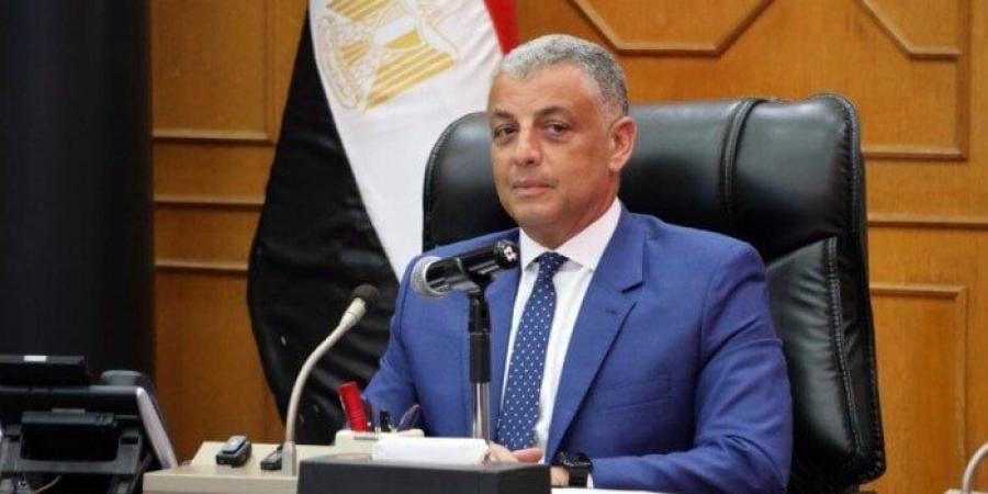 محافظ الإسماعيلية يهنئ الطلاب أوائل الثانوية العامة والأزهرية على مستوى المحافظة - بلس 48