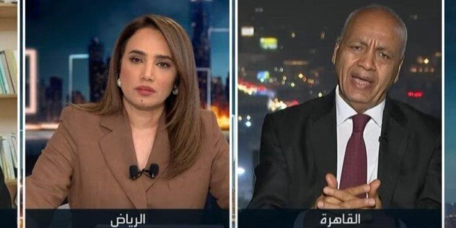 مصطفى بكري لـ «العربية»: من يدعون إلى التظاهر أما السفارات المصرية يقفون في خندق واحد مع إسرائيل ضد مصر - بلس 48