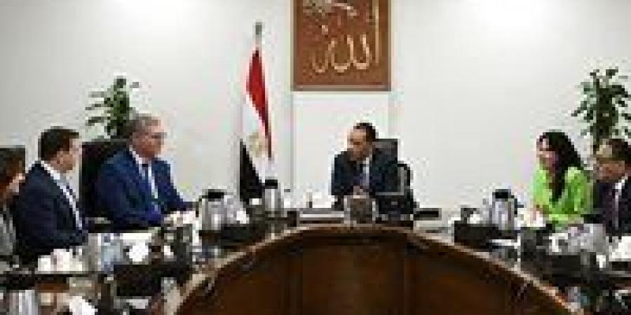 لاستعراض استثماراتها في السوق المصرية.. رئيس الوزراء يلتقي رئيس شركة «شل العالمية لأنشطة الغاز المتكاملة» - بلس 48