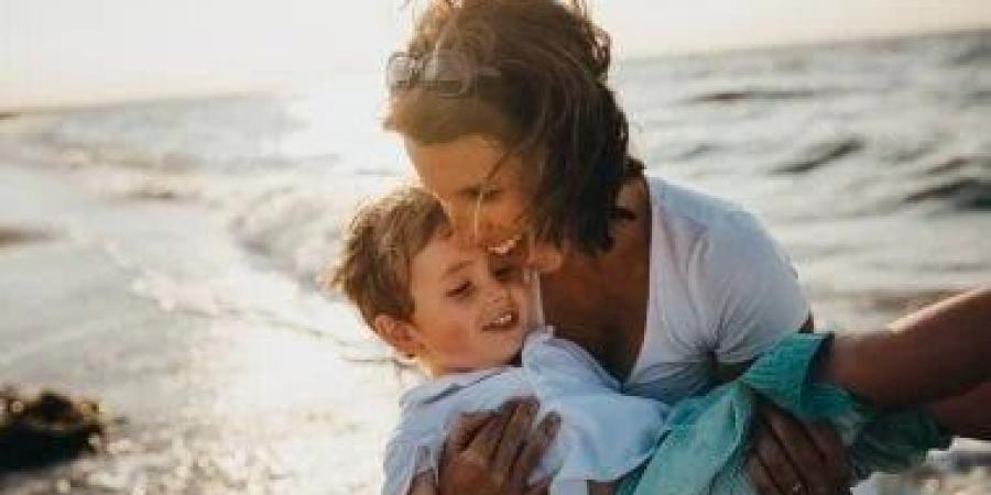 مع ارتفاع درجات الحرارة.. ازاي تحافظ على صحة طفلك؟ - بلس 48