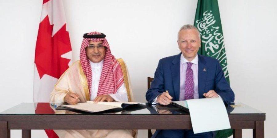 السعودية وكندا توقعان مذكرة تفاهم لتعزيز المشاورات السياسية - بلس 48