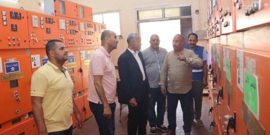 سكرتير عام مساعد بني سويف يطمئن على إجراءات الأمان بمحطات المياه - بلس 48