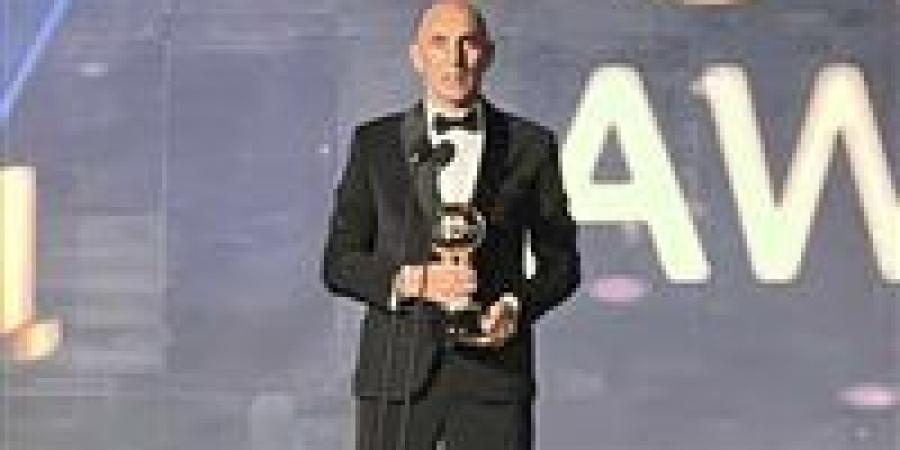 كرونسلاف يورتشيتش مدرب بيراميدز يحصل على جائزة أفضل مدرب في الدوري المصري من دير جيست - بلس 48
