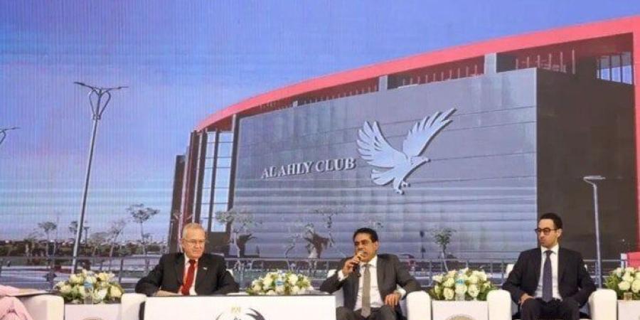 الأهلي يقدم مبادرات نوعية ومزايا استثنائية للمصريين العاملين بالخارج - بلس 48
