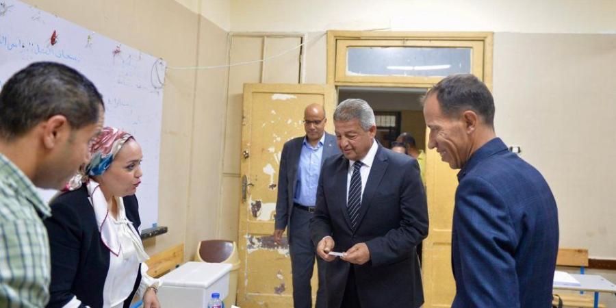 رئيس "الأعلى للإعلام" يدلي بصوته في انتخابات الشيوخ.. ويؤكد: المشاركة واجب وطني وحق دستوري - بلس 48