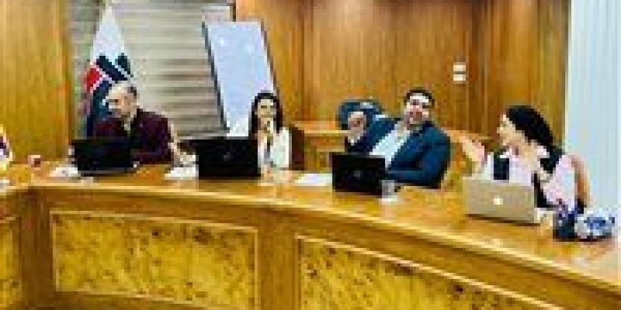 غرفة العمليات المركزية لحزب العدل تتابع سير انتخابات مجلس الشيوخ بحضور النائب عبد المنعم إمام - بلس 48