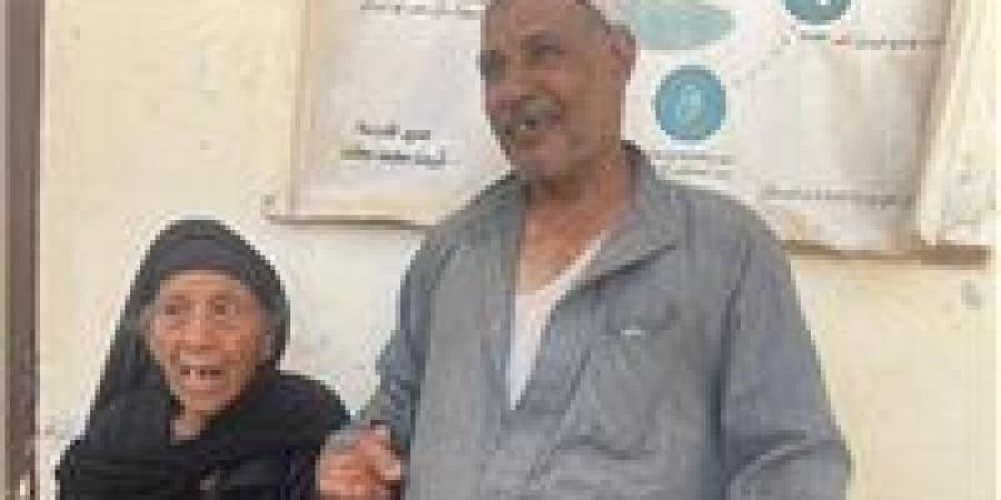 رغم كبر سنها وفقدان بصرها.. معمرة بالفيوم تُدلي بصوتها في انتخابات الشيوخ: "عايزة أفرح ببلدي" - بلس 48