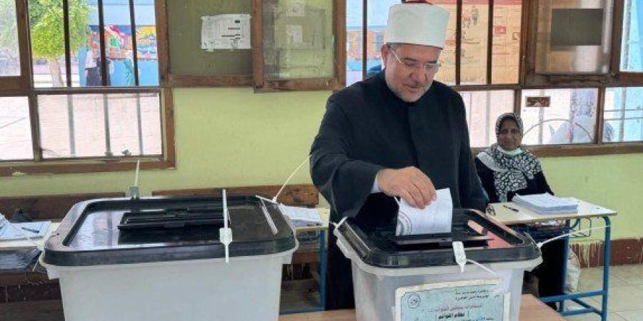 مصر.. وزير الأوقاف السابق يحث الجميع على المشاركة الإيجابية في انتخابات مجلس الشيوخ 2025 - بلس 48