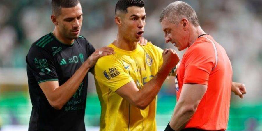 الاتحاد السعودي يعلن آلية طلب استقدام حكام أجانب بالموسم الجديد - بلس 48