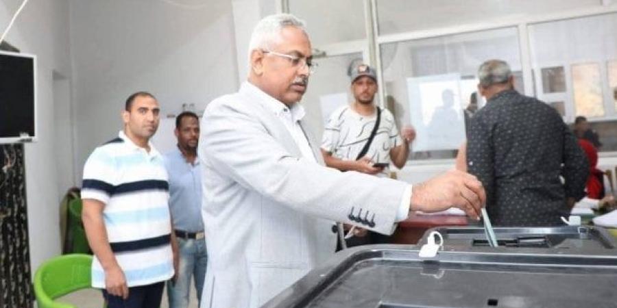 سكرتير البحر الأحمر يدلي بصوته في انتخابات مجلس الشيوخ - بلس 48