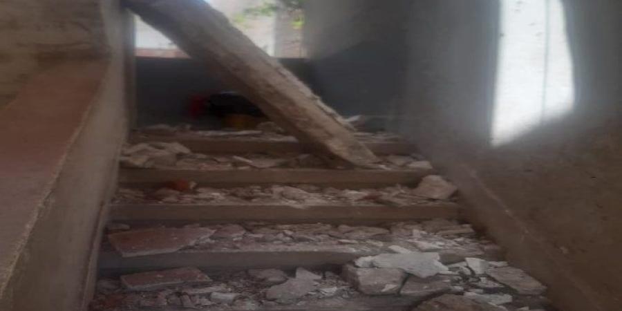 الحماية المدنية تُنقذ الأهالي بعد سقوط سلم منزل بمدينة بنها - بلس 48