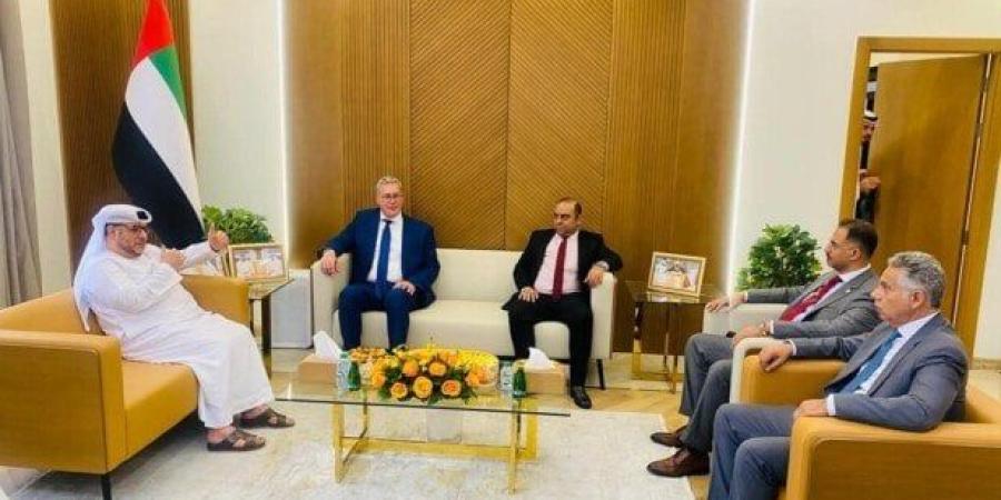 وزير البترول يبحث مع مدير الديوان الأميري الإماراتي تعزيز التعاون المشترك - بلس 48