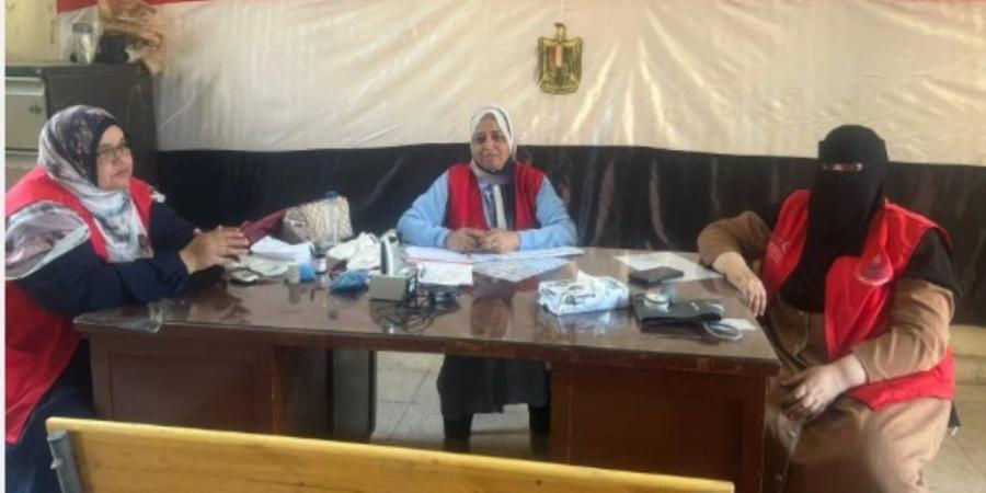 حملة 100 مليون صحة تستقبل الناخبين لتوقيع الكشف الطبي عليهم بلجان الفيوم - بلس 48