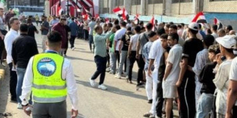 أطول طابور للناخبين.. احتشاد الشباب أمام لجان انتخابات مدرسة الوراق الثانوية - بلس 48