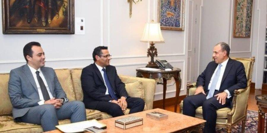 دعم المنتدى العربي السنوي.. تفاصيل لقاء وزير الخارجية بنقيب الصحفيين - بلس 48