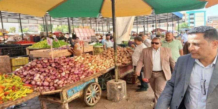 سكرتير مساعد سوهاج يقود حملة مكبرة لرفع الإشغالات بشوارع مدينة ناصر - بلس 48