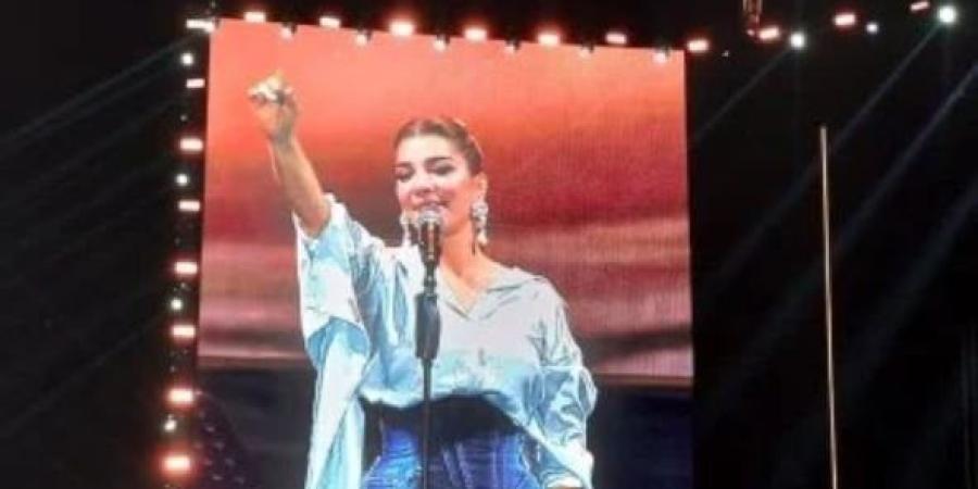 «حفل كامل العدد».. الجمهور يتفاعل مع أغاني أصالة بمهرجان العلمين - بلس 48