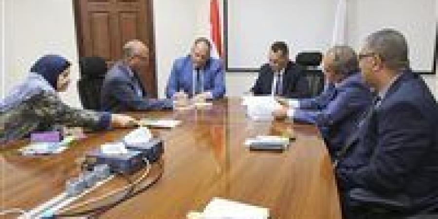 توقيع بروتوكول تعاون بين تنمية الريف المصري الجديد والبحوث الزراعية لإنتاج تقاوي هجين الخيار «حورس» - بلس 48