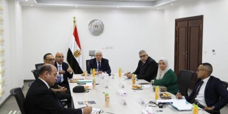 وزير التعليم العالي يترأس اجتماع مجلس أمناء مدينة زويل للعلوم والتكنولوجيا - بلس 48