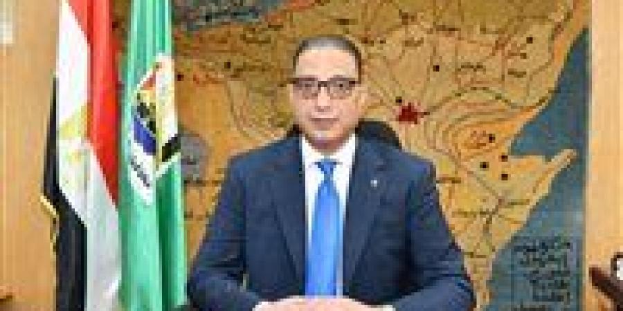 لافتة إنسانية.. محافظ الفيوم يعلق العمل الميداني لعمال النظافة خلال ذروة الموجة الحارة حفاظًا على حياتهم - بلس 48