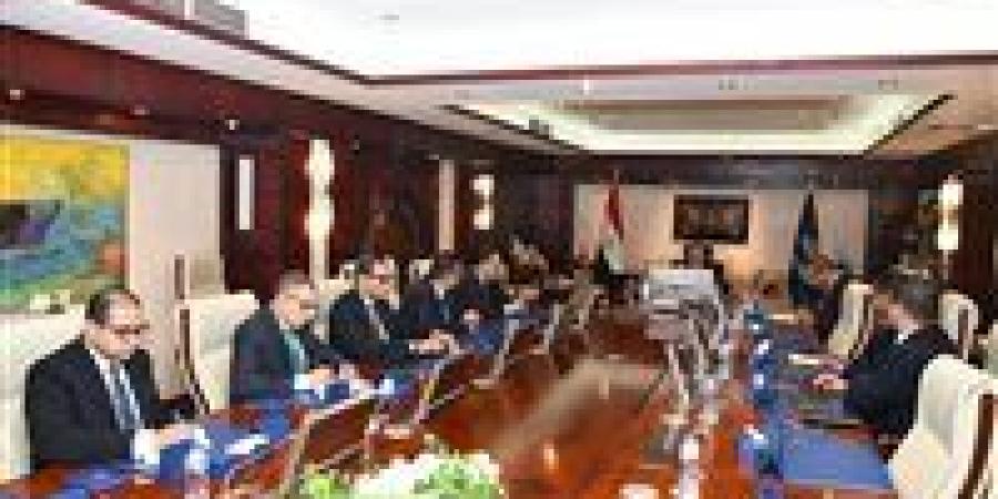 رئيس هيئة قناة السويس يبحث مع رئيس التمثيل التجاري سبل التعاون المشترك في مجال التسويق الخارجي - بلس 48