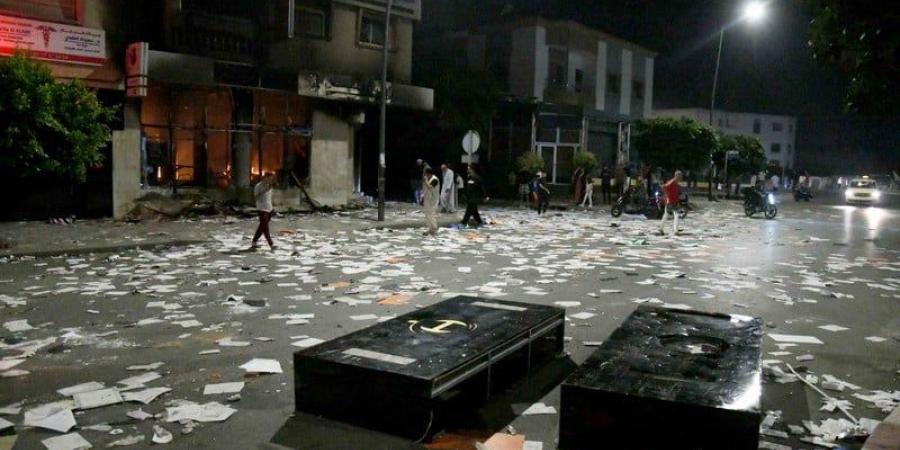 عقوبات
      سجنية
      ثقيلة
      تنتظر
      مخربي
      الممتلكات
      العامة
      والخاصة
      بالمغرب - بلس 48