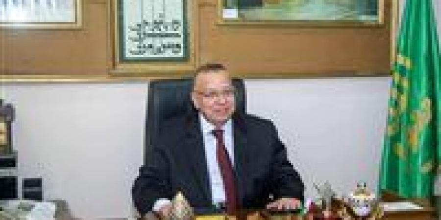 نقيب
      الأشراف
      يهنئ
      الرئيس
      السيسي
      بفوز
      خالد
      العناني
      بمنصب
      مدير
      عام
      اليونسكو - بلس 48