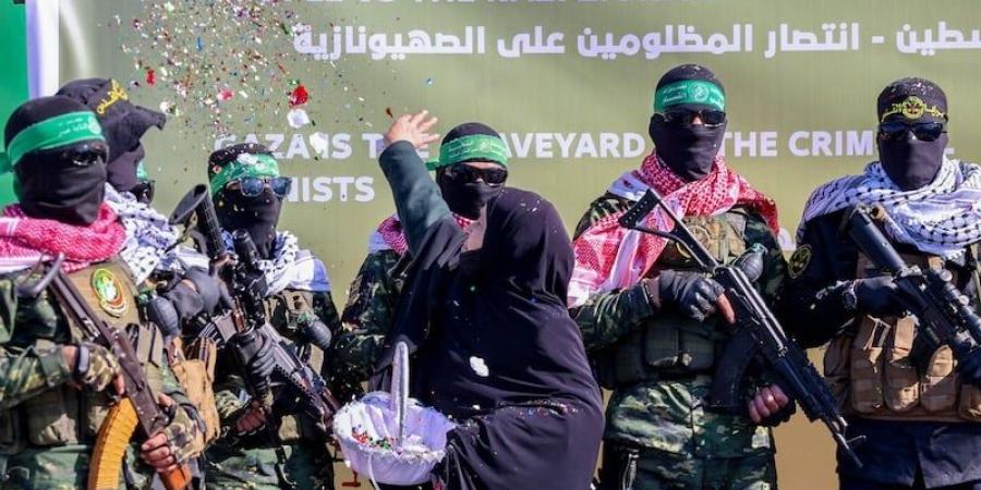 "حماس"
      تنفتح
      على
      خطة
      ترامب
      وسط
      ترقّب
      فلسطيني
      وتحفّظ
      ميداني - بلس 48