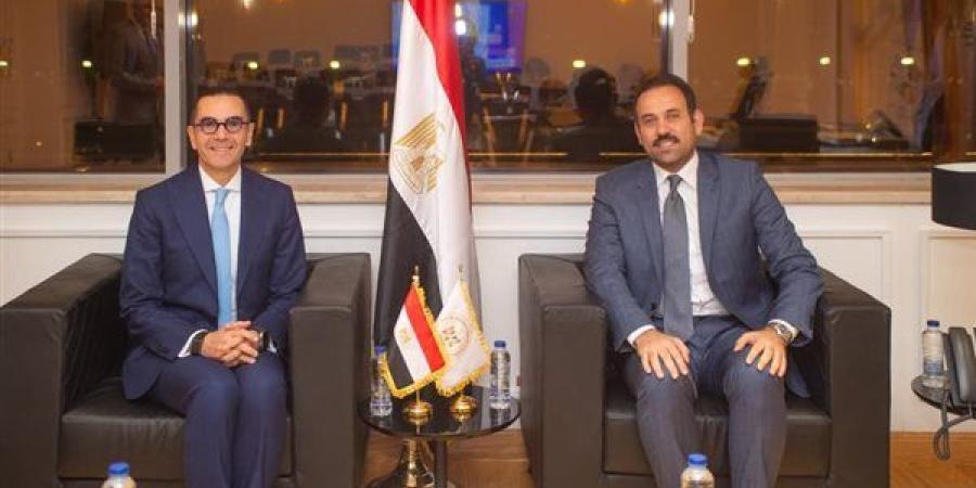 الخطيب:
      دعم
      الصادرات
      وفتح
      أسواق
      ... - بلس 48